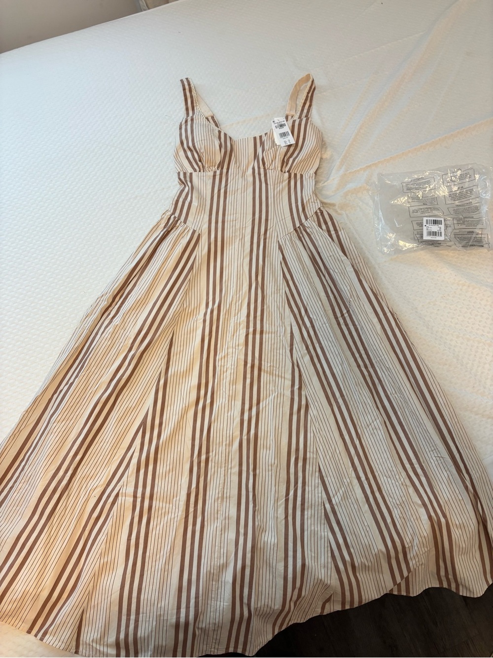 Abercrombie & Fitch Cream and Tan Striped Midi Dress - Picture 2 of 5